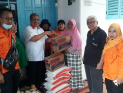 Ringankan Derita Korban Kebakaran, Anggota DPRD Padang Muhidi Antarkan Bantuan