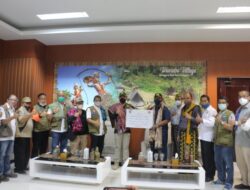 Rendang yang Dibawa Wagub Sumbar, Sangat Dinanti Korban Banjir NTT