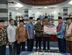 Di Masjid Nurussalam Seroja Lubuk Jantan, Tiap Berbuka Anak Yatim Diberi Santunan