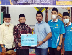 Safari Ramadhan, KNPI Padang Salurkan Bantuan Rp10 Juta Hingga Rp15 Juta