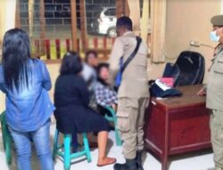 Satpol PP Padang Jaring Enam Pemandu Karaoke