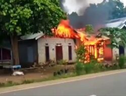 Rumah di Dharmasraya Tinggal Puing Dilalap Api