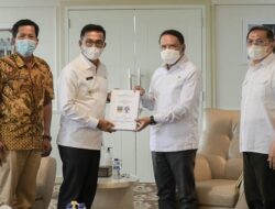 Menpora Dukung Pembangunan Sarana Prasarana Olahraga di Solok Selatan
