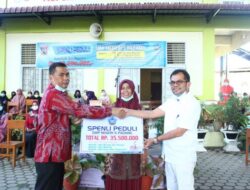 SMP Negeri 5 Padang Berbagi Lewat Penli Peduli