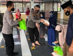 Polres Limapuluh Kota Bagikan Zakat Fitrah