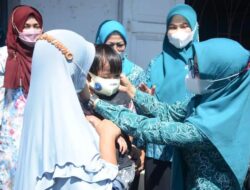 TP-PKK dan PMI Tanah Datar Ajak Masyarakat Budayakan Pakai Masker