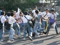Pol PP Go To School Sebagai Upaya Tekan Kenakalan Remaja