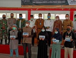 Baznas Salurkan Zakat Rp708 Juta Pada Ratusan Calon Mahasiswa di Tanah Datar