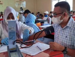 Tingkatkan Partisipasi Masyarakat, PMI Kota Solok Gelar Vaksinasi Massal