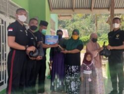 Rutan kelas II B Padang Berbagi Daging Kurban untuk Masyarakat Tidak Mampu