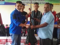Dukung Petani, Ahmad Khadafi Serahkan Bantuan Alat Pertanian