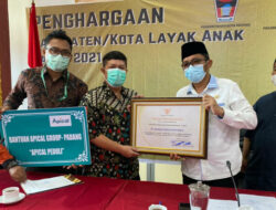 Ringankan Beban Warga, Apical Group Bantu 1 Ton Beras