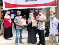 Pemko Payakumbuh Bersama Bulog dan PT POS Salurkan Bantuan Beras PPKM