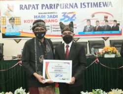 Hari Jadi Kota Padang ke 352 Tahun, Wanda Leksmana Penerima Pin Emas Termuda