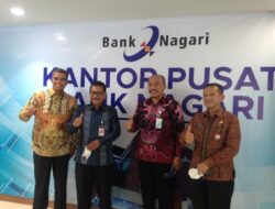 BPJS Ketenagakerjaan Serahkan Paritrana Award 2020 pada Bank Nagari