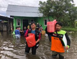 ACT Sebar 300 Paket Makanan untuk Warga Terdampak Banjir