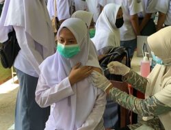 Binda Sumbar Kembali Lanjutkan Vaksinasi untuk Pelajar di Padang Pariaman