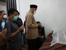 Lepas jenazah Nazrizal Gubernur Mahyeldi Sebut Almarhum Sosok yang Bertanggung Jawab