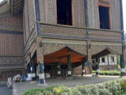 Istano Basa Pagaruyung, Tiap Batu Sandi dan Tiang Punya Makna