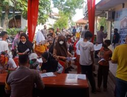Ratusan Warga Ikuti Vaksinasi di Gerai Polsek Solok Kota