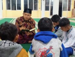 Aslan, Kisah Inspiratif Gharin Masjid Tamat Kuliah S2