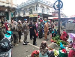 Satpol PP Padang Panjang Tertibkan Pedagang 
