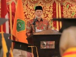 Sabar AS: Wisudawan Harus Berpikir untuk Membuka Lapangan Kerja