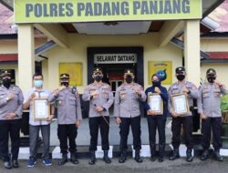 Kapolres Berikan Penghargaan Personel yang Sukseskan Vaksinasi
