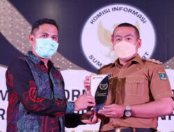 Audy Joinaldy Dianugerahi Tokoh Keterbukaan Informasi Publik 2021