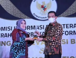 Terima Anugerah KI Sumbar, Padang Panjang Kota Informatif