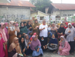 Anggota DPRD Padang Muhidi Salurkan Bantuan untuk 42 UMKM