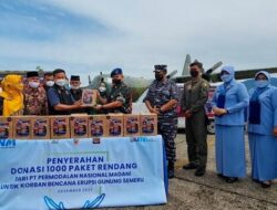 Satu Ton Randang dari Padang untuk Korban Erupsi Gunung Semeru