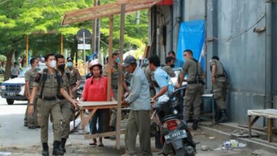 Satpol PP Padang Lakukan Penataan PKL Komplek Atom Center
