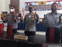 Sebanyak 2.1600 Botol Miras Impor Diamankan Polisi Bukittinggi