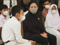 Puan Maharani Tinjau Vaksinasi Anak 6-11 Tahun di SDN 1 Sawahan, Ngemplak, Boyolali