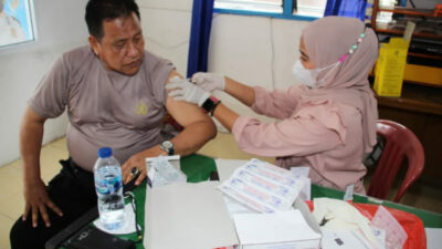 Pejabat Utama dan Personil Polres Agam Laksanakan Vaksinasi Covid-19 Booster