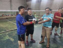 Ikla Jansen-Bambang Juara Turnamen Badminton PB PWI Dharmasraya