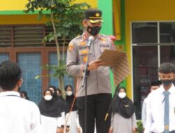 Jadi Pembina Upacara, Ini Pesan Kapolres Padang Panjang Kepada Santri Pontren Kauman