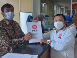 PKS Bukittinggi Serahkan Laporan Dana Banpol