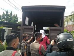 Razia Panti Pijat 19 Orang Diamankan Satpol PP Padang