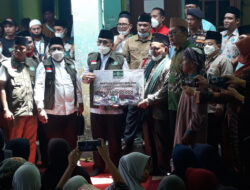 Disambut Shalawat dan Takbir, Ketum PBNU Doakan Korban Gempa di Pasaman Barat