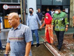 Politisi Arteria Dahlan bersama Ibunda Silaturahmi dengan Walikota Solok