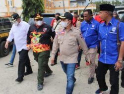 Suhatri Bur Antarkan Bantuan ke Pasaman Barat