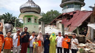 Sampai di Kajai Nevi Zuarina Langsung ke Masjid yang Hancur