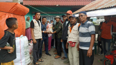 Relawan KSB Nagari Salo Antarkan Bantuan Sembako ke Nagari Kajai