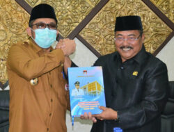 Dalam Rapat Paripurna DPRD Padang, Walikota Sampaikan LKPJ 2021