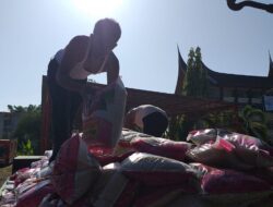 BPBD Sumbar Terima 25 Ton Beras dari Muba untuk Penyintas Gempa Pasaman dan Pasaman Barat