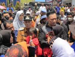 AHY Kunjungi Warga Korban Gempa Malampah
