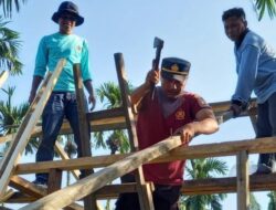 Diskominfo, Humas Polres dan PWI Pasaman Kerja Bakti Bangun Huntara