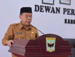 Saat Rapat Paripurna DPRD, Wakil Bupati Padang Pariaman Sampaikan Nota LKPJ Tahun 2021